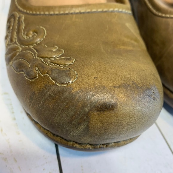 Dansko Savanna Mary Jane Clogs Brown Leather Embossed Floral Pattern Size 9/39 - Picture 5 of 8